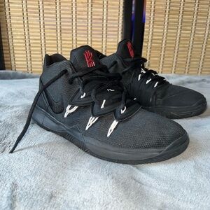 Nike Kyrie Irving Basketball Sneakers 6.5Y